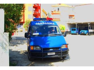 Aranan Şahsı Jandarma Yolda Yakaladı