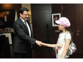 Yabancı Öğrencilerden Başkan Ak’a Ziyaret