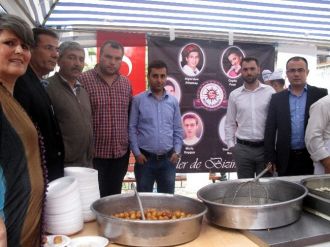 Efeler’de Vefat Eden Mezunlar İçin Lokma Hayrı Düzenlendi