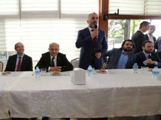 Bakan Işık Karamürsel’de Muhtarlarla Bir Araya Geldi