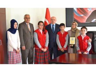 Sanatçı Öğrencilere Ödül