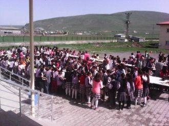 Çıldır İlkokulundan Kermes