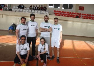 Diyadin’de Kurumlar Arası Voleybol Turnuvası