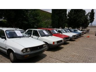 Oto Hırsızları Manisa Polisinden Kaçamadı