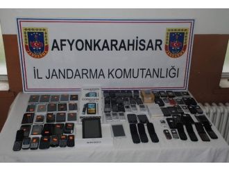 Jandarmadan Kaçak Cep Telefonu Operasyonu