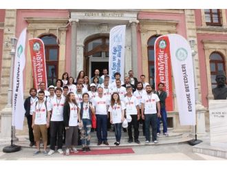 Kıyı Ege Ve Ege Tiyatrolar Birliği Üyeleri, Edirne Belediye Başkanı Gürkan’ı Ziyaret Etti