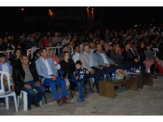 Didim’de Okullararası Halk Oyunları Şenliği Renkli Görüntülere Sahne Oldu