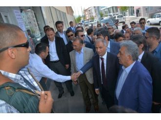 Ak Parti İki Bakanla Ardahan’da Seçim Çalışması Kapsamında Esnaf Ziyareti