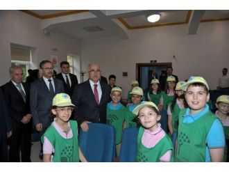 Vali Tuna Dünya İkincisi Çevreci Öğrencileri Kabul Etti