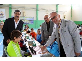 Sapanca Belediyesi Satranç Turnuvası Başladı