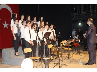 Iğdır Güzel Sanatlar Lisesi’nin Bahar Ve Gençlik Programı