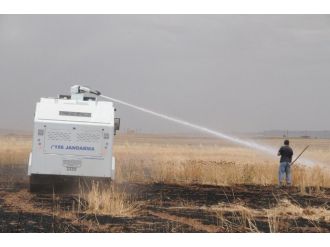 Buğday Tarlasındaki Yangına Toma Müdahale Etti