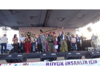 Hdp’li Adaylardan Nusaybin’de Mitingi