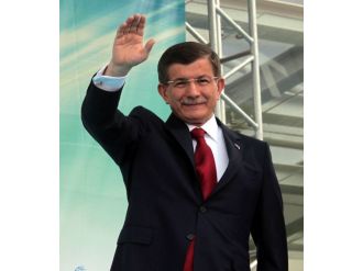 Davutoğlu:  İşte Aşk, İşte Dava, İşte Fetih Nesli”