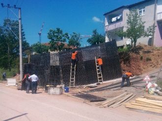 Alikahya’ya Duvar Yapıldı