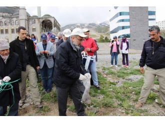 Enerji Bakanı Yıldız, Erciyes’te Temizlik Etkinliğine Katıldı