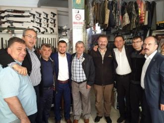 Ak Parti Adayları Seçim Gezilerini Sürdürüyor