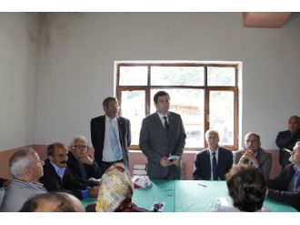 Chp Milletvekili Adayı Yenidünya Köy Pazarında Seçmenlerle Buluştu