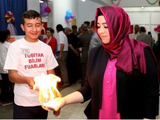 Ak Partili Sena Nur Çelik 3. Dönem Kuralını Değerlendirdi: