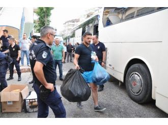 Karaya Vuran Tekneden Kurtarılan Mülteciler Mersin’e Gönderildi