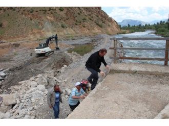 Karataş Köprüsü Yapılıyor