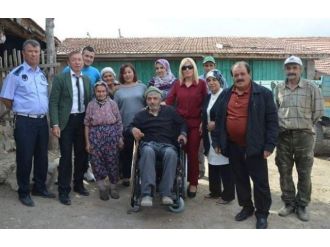 Beylikova’da 12 Engelliye Tekerlekli Sandalye Verildi