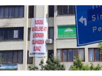Hdp’ye Pankartlı Mesaj