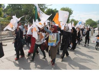 Başbakan Davutoğlu’na Gençlik Yürüyüşü İle Destek