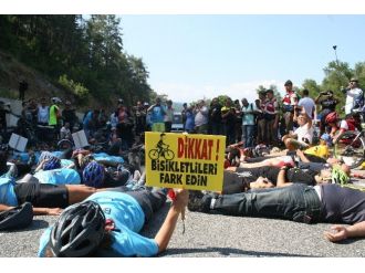 Marmaris’te Fransız Bisikletçinin Ölümüne Protesto