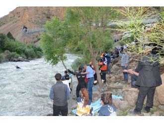 Botan Çayı’na Düşen Kadın Ölü Bulundu