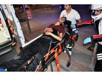 Arkadaşlar Arasında Bıçaklı Kavga: 1 Yaralı