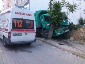 Freni Patlayan Kamyon Tehlike Saçtı
