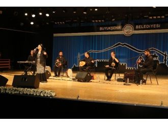 Bedia Akartürk’ten Keyifli Akşam