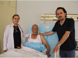 (Özel Haber) 80 Yaşındaki Kanser Hastasına Cerrahi Operasyon