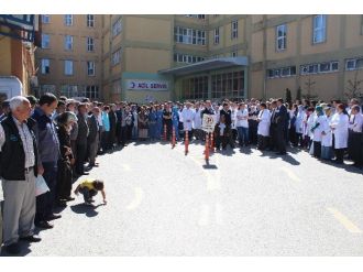 Erzurum’da Doktorlar, Öldürülen Meslektaşları İçin İş Bıraktılar