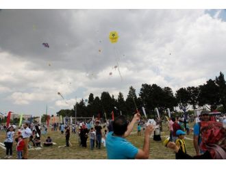 Binlerce Uçurtma Gökyüzünü Süsledi