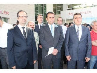 Doktorlardan Sağlık Çalışanlarına Şiddete Alkışlı Tepki