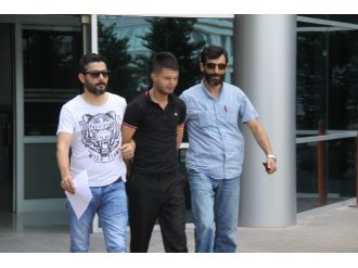 Suçüstü Yakalanan Uyuşturucu Satıcısı Tutuklandı
