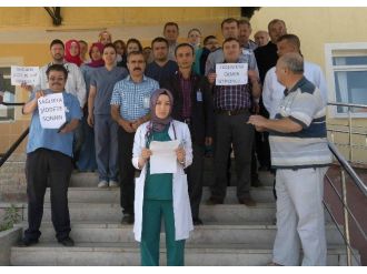 Sağlık Çalışanları Öldürülen Doktor İçin İş Bıraktı