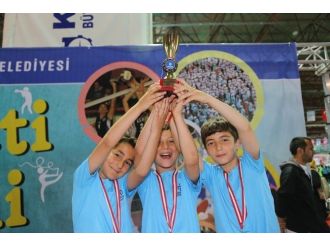 Büyükşehir’in Spor Okulları’ndan Muhteşem Gövde Gösterisi