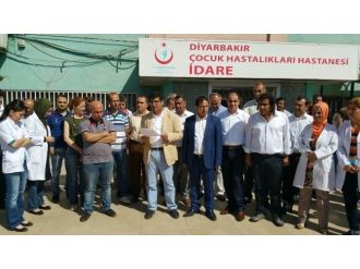 Sağlık Bakanlığı’nın Kararı İle Sağlık Çalışanları 15 Dakika İş Bıraktı
