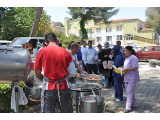 Önce İş Bıraktılar Ardından Lokma Döktürdüler