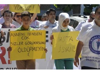 11 Yaşındaki Yavuz’dan Protestoya Damga Vuran Döviz