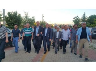 Eski Mhp’liden Ak Parti’li Adaya Silahlı Ve Türk Bayraklı Karşılama