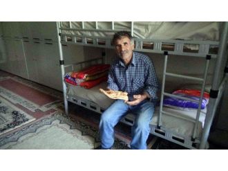 61 Yaşındaki Dedenin Dramı Yürek Dağlıyor