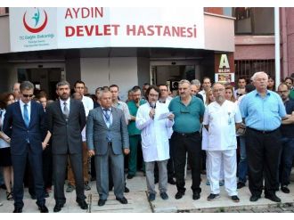 Aydın’da Sağlık Çalışanları Öldürülen Doktor İçin İş Bıraktı