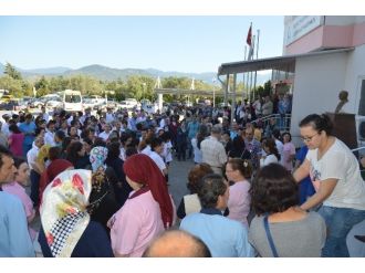 Doktorlar Sizlerden Kendilerini Anlayan Yürekler İstiyor
