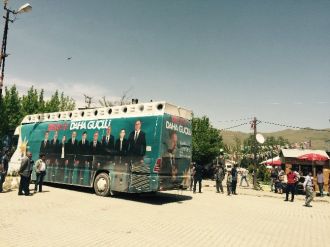 Ak Parti Adaylarına Saldırı