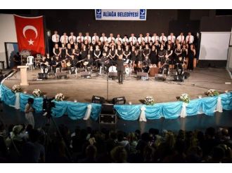 Asev Korosu Ayakta Alkışlandı