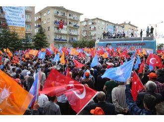 Başbakan Davutoğlu, Keçiören Ve Yenimahalle Mitinglerinde Konuştu